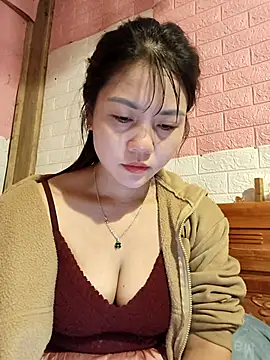 Snapshot of Ngocmai_lazdy chatting on March 12, 12:17 am Ngocmai lazdy online show from March 12, 12:17 am