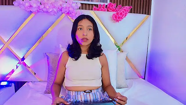 Snapshot of Real_virgin_Pussy chatting on July 25, 8:39 pm Real virgin Pussy online show from July 25, 8:39 pm