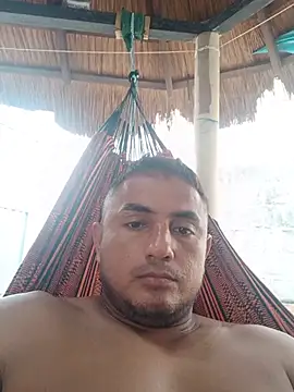 Snapshot of knox_zeque chatting on July 6, 12:46 pm knox zeque online show from July 6, 12:46 pm