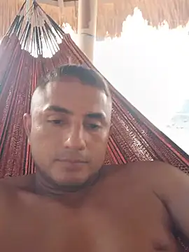 Snapshot of knox_zeque chatting on July 14, 2:23 pm knox zeque online show from July 14, 2:23 pm