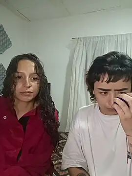 AlexxaAndRileyy online show from May 27, 4:15 pm