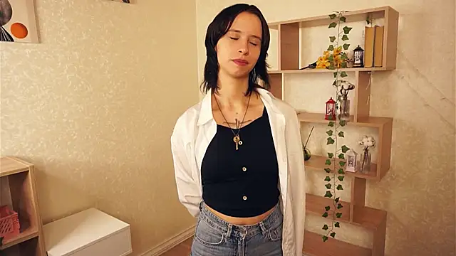 TereseBeebe online show from January 16, 8:35 pm