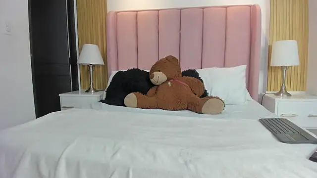 xXxSamantha   online show from March 6, 9:11 pm