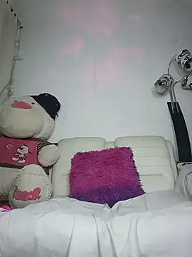 Snapshot of ebonysummer_ chatting on May 19, 4:52 am ebonysummer online show from May 19, 4:52 am