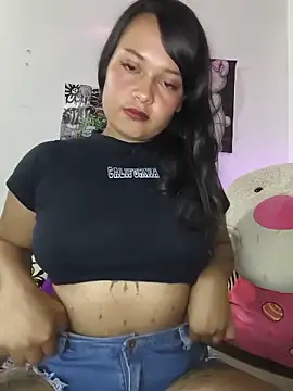 Snapshot of ebonysummer_ chatting on June 6, 4:39 am ebonysummer online show from June 6, 4:39 am