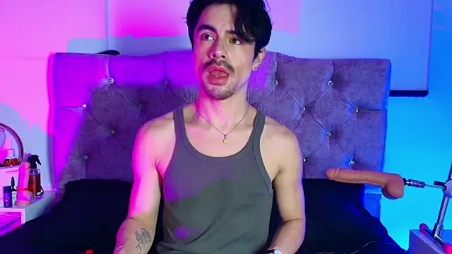 Snapshot of Ethan_Briggs_ chatting on March 5, 3:35 am Ethan Briggs online show from March 5, 3:35 am