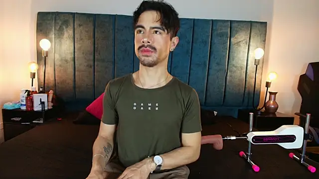 Snapshot of Ethan_Briggs_ chatting on March 13, 3:46 am Ethan Briggs online show from March 13, 3:46 am