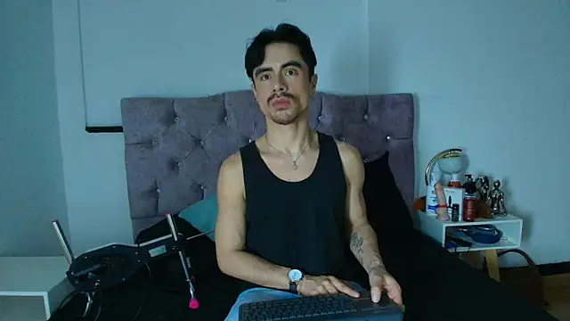 Snapshot of Ethan_Briggs_ chatting on March 20, 3:33 am Ethan Briggs online show from March 20, 3:33 am