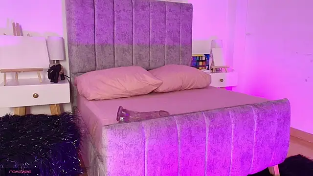 Lucy Carson  online show from February 13, 4:08 am