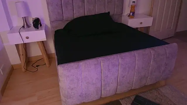 Lucy Carson  online show from March 30, 3:51 am