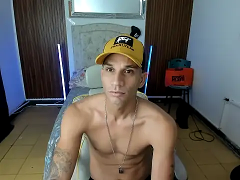 danisegura online show from February 3, 1:38 pm