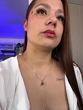 Snapshot of Pretty__Milf chatting on April 7, 2:17 pm Pretty Milf online show from April 7, 2:17 pm
