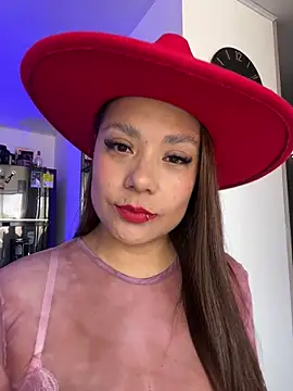 Snapshot of Pretty__Milf chatting on April 10, 2:00 pm Pretty Milf online show from April 10, 2:00 pm