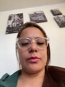 Pretty  Milf online show from July 17, 4:23 pm