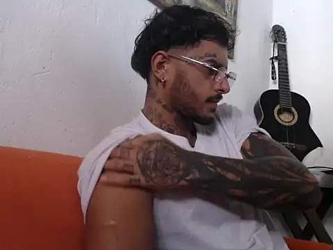 liyamjunior online show from March 6, 5:42 pm