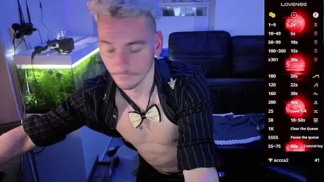 Snapshot of Rayzel_White chatting on February 14, 10:06 pm Rayzel White online show from February 14, 10:06 pm