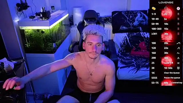 Snapshot of Rayzel_White chatting on February 26, 9:25 pm Rayzel White online show from February 26, 9:25 pm