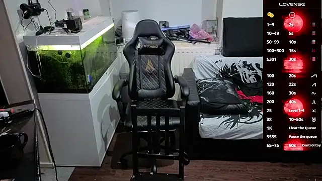 Snapshot of Rayzel_White chatting on March 2, 8:04 pm Rayzel White online show from March 2, 8:04 pm