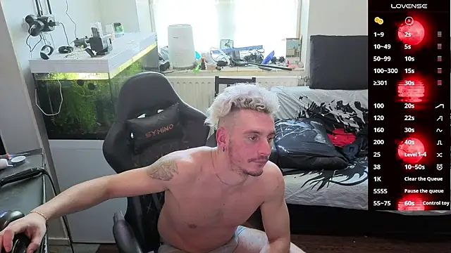 Snapshot of Rayzel_White chatting on March 5, 1:29 pm Rayzel White online show from March 5, 1:29 pm