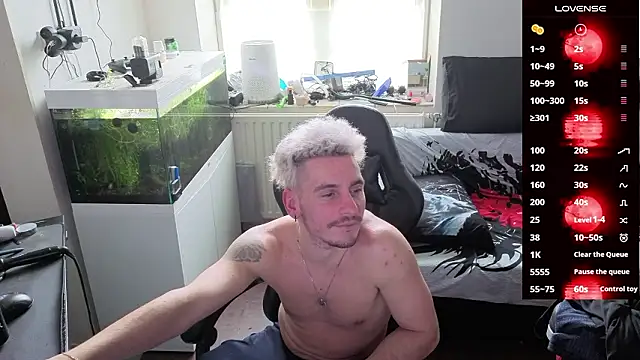 Snapshot of Rayzel_White chatting on March 7, 1:08 pm Rayzel White online show from March 7, 1:08 pm