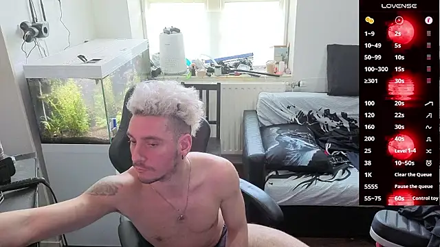 Snapshot of Rayzel_White chatting on March 9, 1:04 pm Rayzel White online show from March 9, 1:04 pm