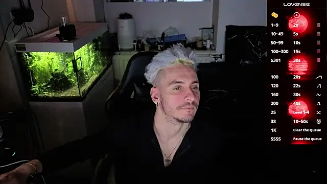 Snapshot of Rayzel_White chatting on March 23, 8:57 pm Rayzel White online show from March 23, 8:57 pm