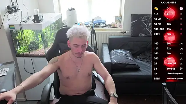 Snapshot of Rayzel_White chatting on March 25, 1:50 pm Rayzel White online show from March 25, 1:50 pm