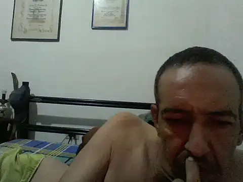 Snapshot of guevo14cm3 chatting on February 21, 10:05 am guevo14cm3 online show from February 21, 10:05 am