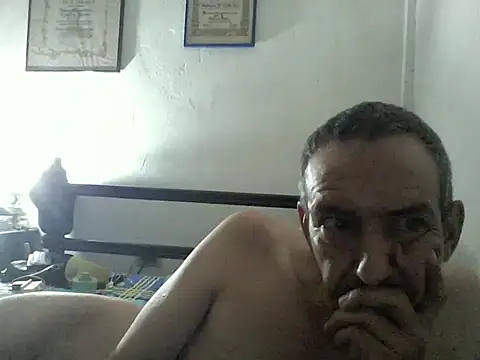 Snapshot of guevo14cm3 chatting on May 29, 6:00 am guevo14cm3 online show from May 29, 6:00 am