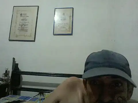 Snapshot of guevo14cm3 chatting on June 27, 6:18 am guevo14cm3 online show from June 27, 6:18 am