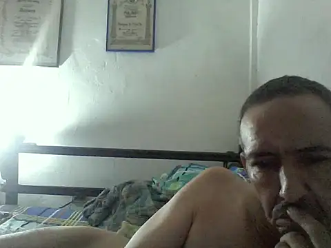 Snapshot of guevo14cm3 chatting on July 6, 5:37 am guevo14cm3 online show from July 6, 5:37 am