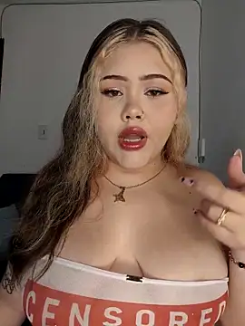 Snapshot of Emma-Roy chatting on March 20, 9:52 pm Emma-Roy online show from March 20, 9:52 pm