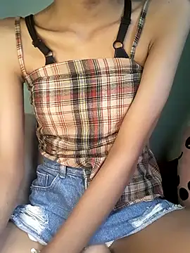 Snapshot of Lisa_xx2 chatting on January 17, 12:26 am Lisa xx2 online show from January 17, 12:26 am