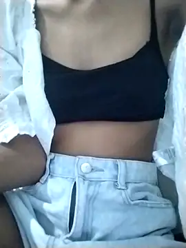 Snapshot of Lisa_xx2 chatting on March 1, 11:29 pm Lisa xx2 online show from March 1, 11:29 pm