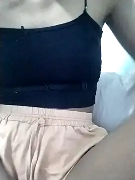 Snapshot of Lisa_xx2 chatting on March 15, 1:50 pm Lisa xx2 online show from March 15, 1:50 pm