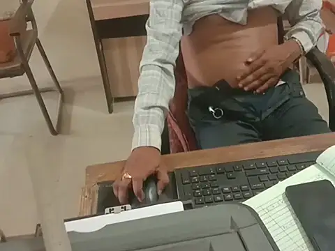 Snapshot of dream_king_1985 chatting on April 7, 7:09 am dream king 1985 online show from April 7, 7:09 am