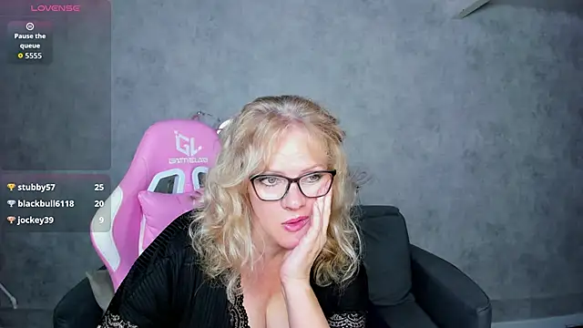 Victoria Nelson online show from June 14, 2:24 am