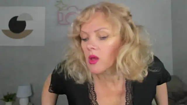 Victoria Nelson online show from June 28, 1:00 am