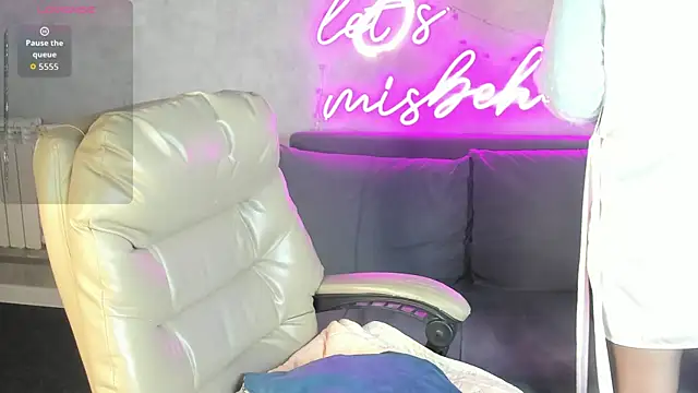 Victoria Nelson online show from July 31, 1:16 am
