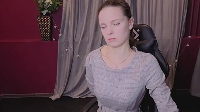 Snapshot of RoseWaulhgberg chatting on January 14, 1:55 am RoseWaulhgberg online show from January 14, 1:55 am