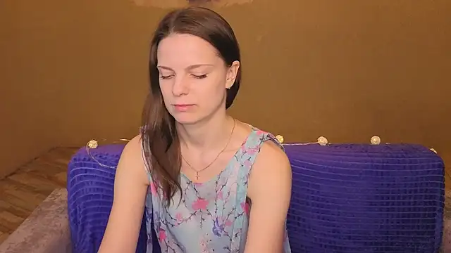 Snapshot of RoseWaulhgberg chatting on April 9, 1:38 am RoseWaulhgberg online show from April 9, 1:38 am