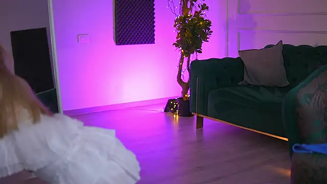 NayaQuinn online show from March 19, 8:13 pm