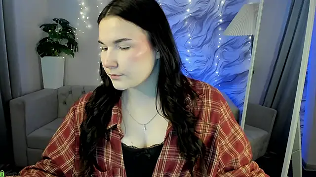 Snapshot of Mira_Silk chatting on February 26, 3:16 am Mira Silk online show from February 26, 3:16 am