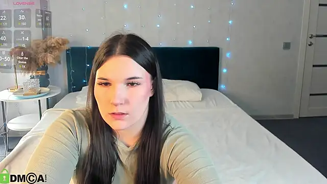 Snapshot of Mira_Silk chatting on March 21, 11:26 am Mira Silk online show from March 21, 11:26 am