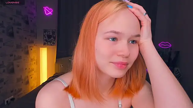 OwlLynn online show from February 14, 8:22 am