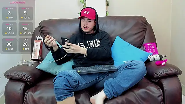 Snapshot of Salvattore_Muller chatting on March 8, 11:52 pm Salvattore Muller online show from March 8, 11:52 pm