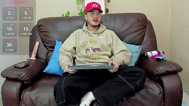 Snapshot of Salvattore_Muller chatting on March 13, 11:55 pm Salvattore Muller online show from March 13, 11:55 pm