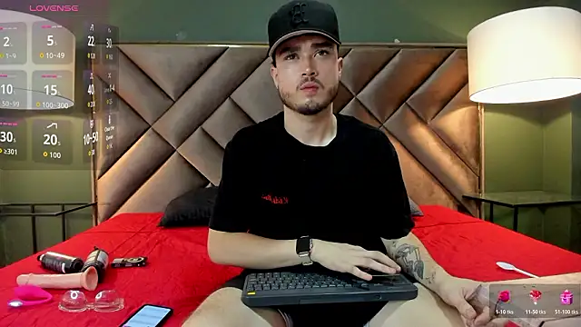 Snapshot of Salvattore_Muller chatting on March 21, 12:37 am Salvattore Muller online show from March 21, 12:37 am