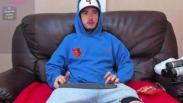 Snapshot of Salvattore_Muller chatting on March 26, 12:39 am Salvattore Muller online show from March 26, 12:39 am