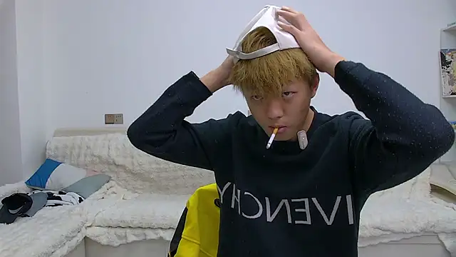 Chocolates-001 online show from February 22, 10:58 am